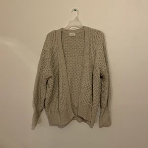 🌿 Excellent used condition Universal Thread sweater